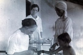 Dr. Isabel Kerr, a European missionary, administering to a patient a chaulmoogra oil treatment in 1915, prior to the invention of the Ball Method. George McGlashan Kerr, CC BY